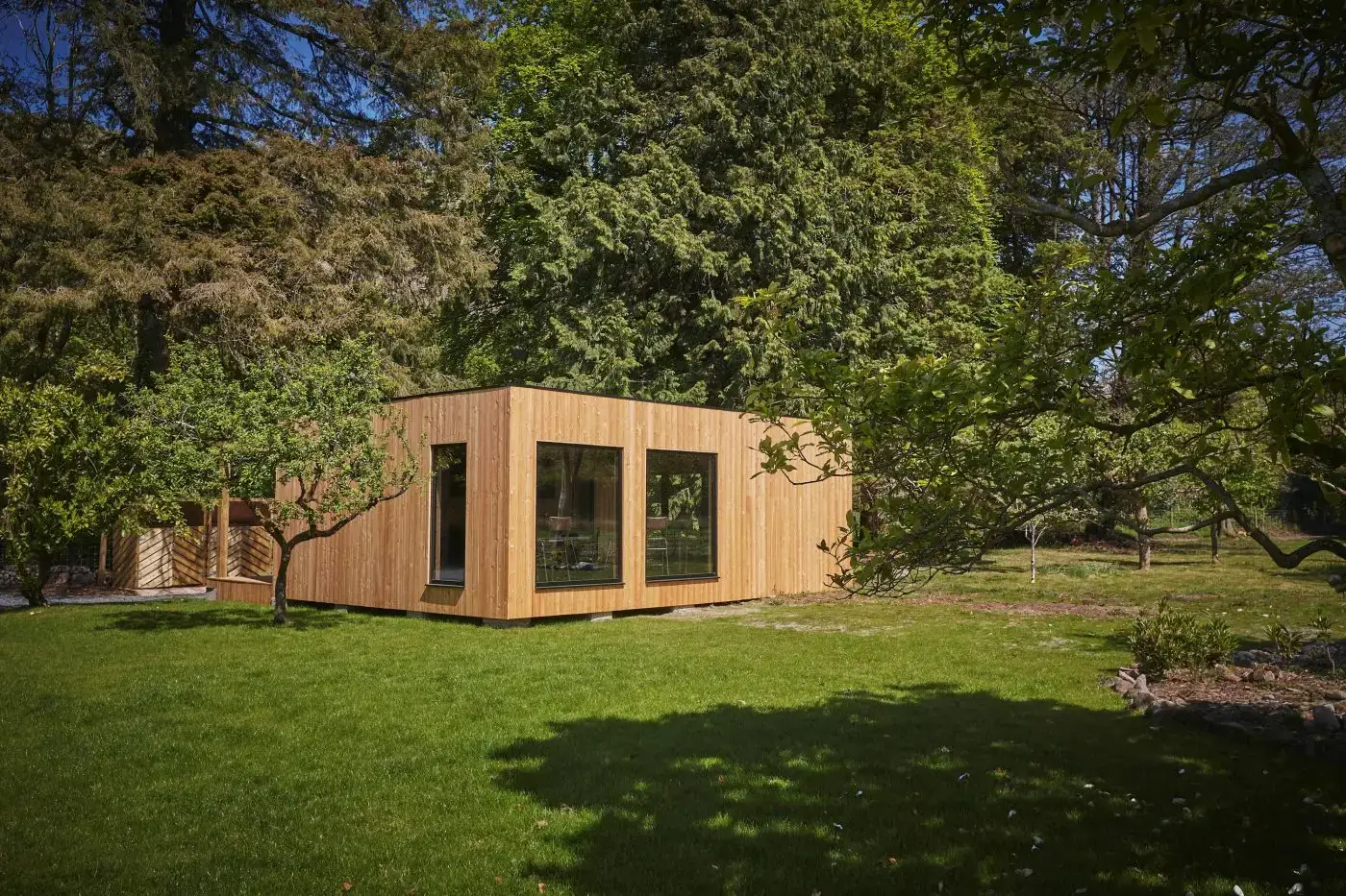 ER-Zen-Den-External-Low-1400x933-1